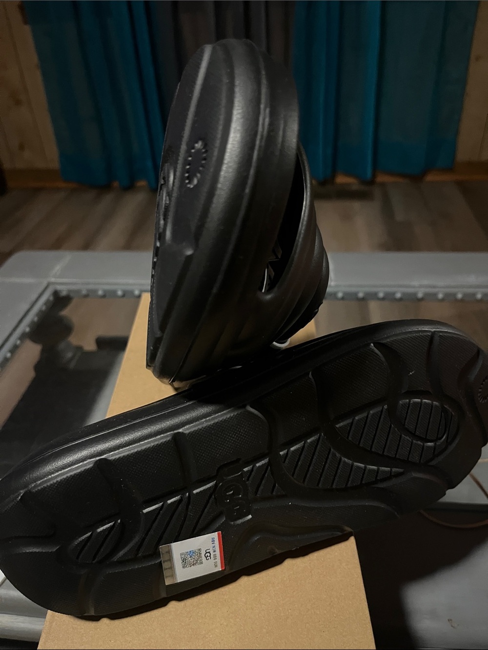 UGG W Sport Yeah Sandals with Logo Strap - Picture 2 of 8